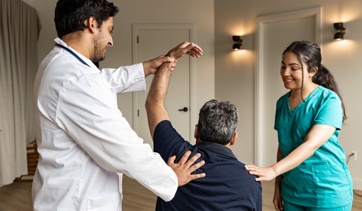 العلاج الطبيعي لكبار السن